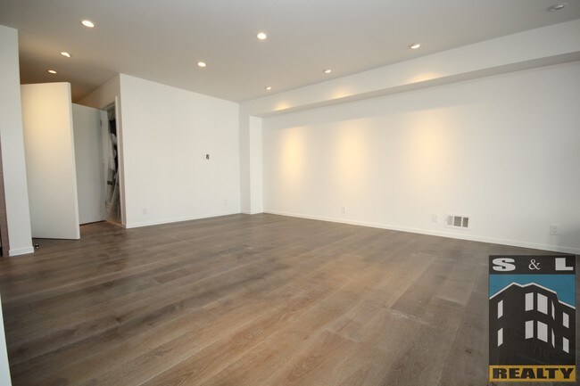 Foto del edificio - 830 28th Ave