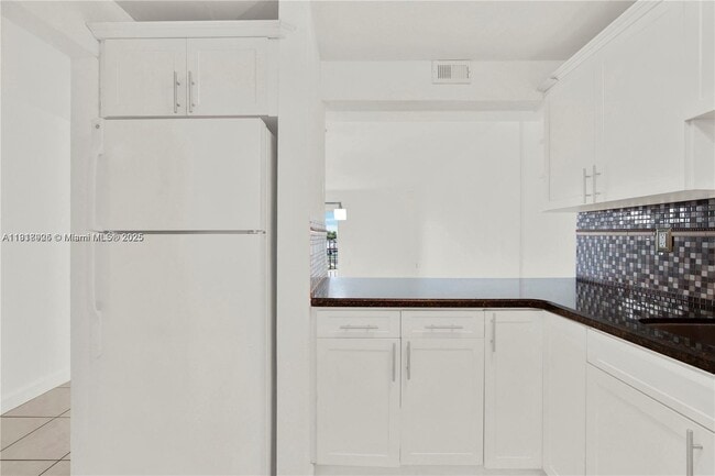 Foto del edificio - 1990 W 56th St