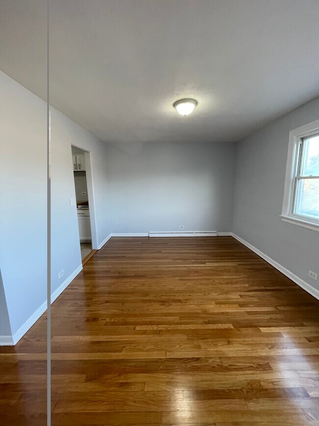 Foto del edificio - 9120 Lawler Ave