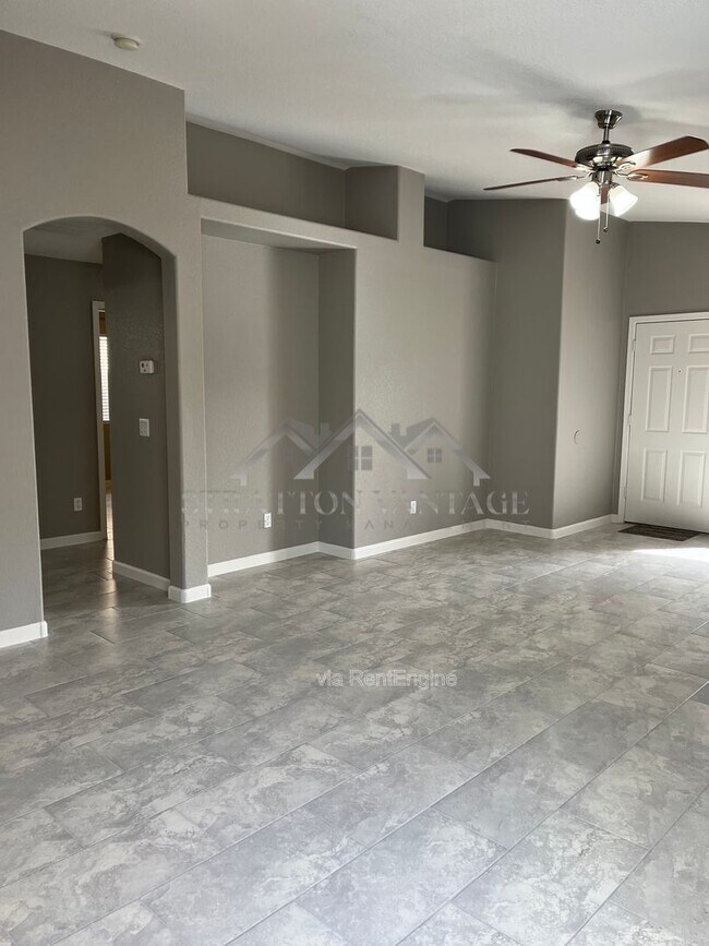 Foto del edificio - 830 E Geona St