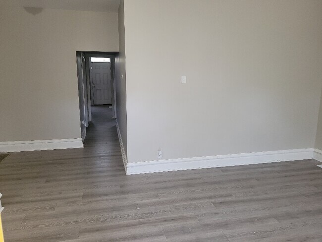 Foto del edificio - 4155 McRee Ave