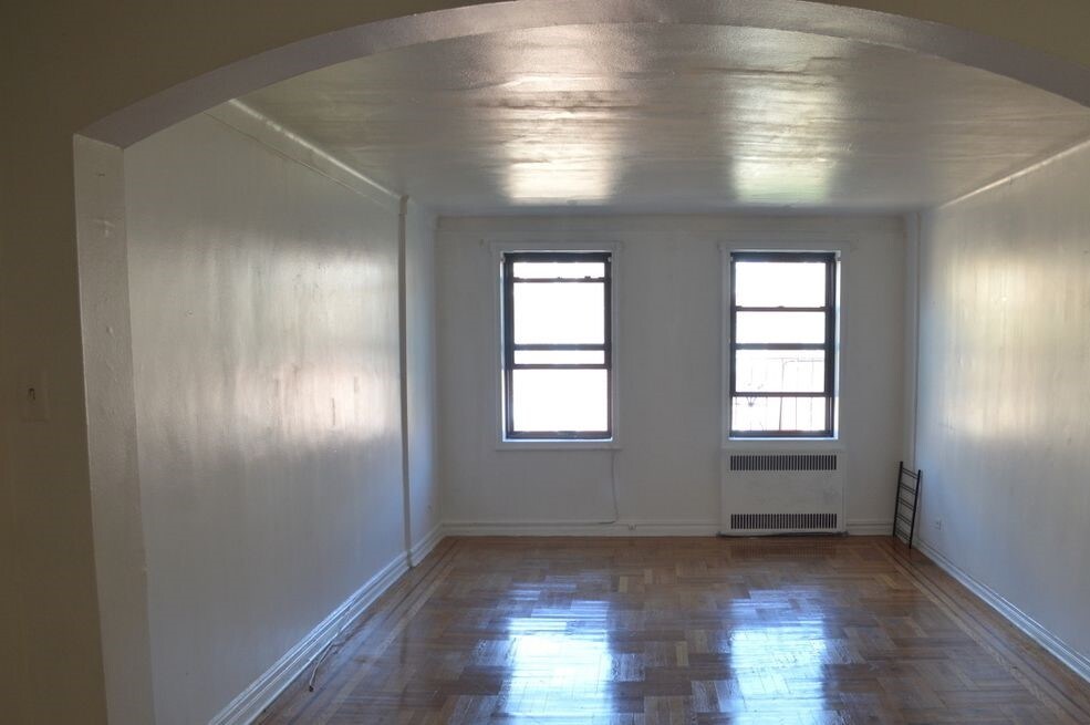Primary Photo - 2330 Ocean Ave