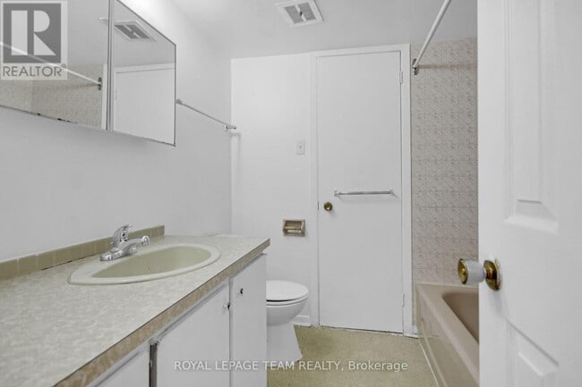 Building Photo - 52 Bowhill Ave