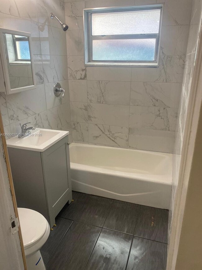 Building Photo - 824 84th St