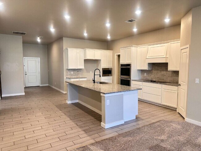 Building Photo - Modern Comfort Meets Thoughtful Design in Upland Crossing
