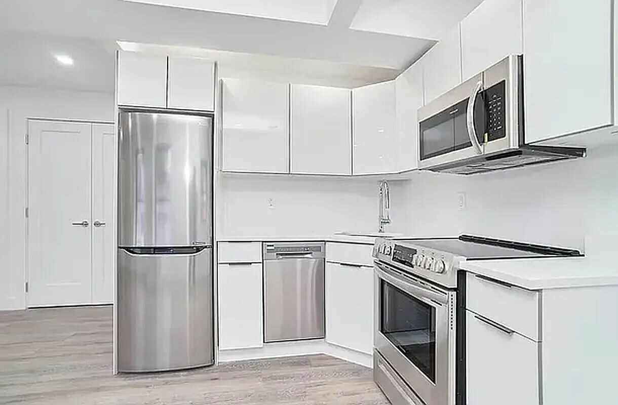 Foto del edificio - 1038 Bedford Avenue