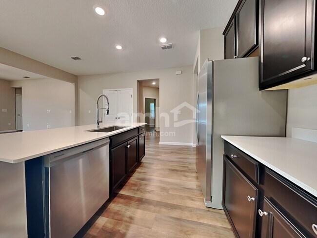 Foto del edificio - 111 Hemlock Point