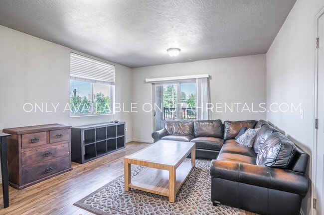 Building Photo - 843 E 620 N