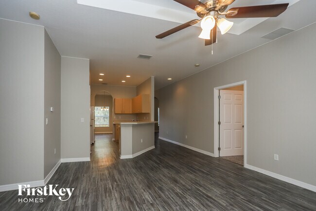 Building Photo - 2659 Strawberry Terrace