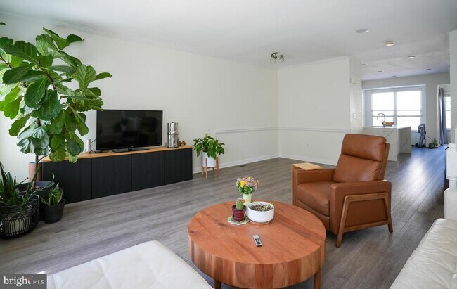 Foto del edificio - 4658 Hummingbird Ln