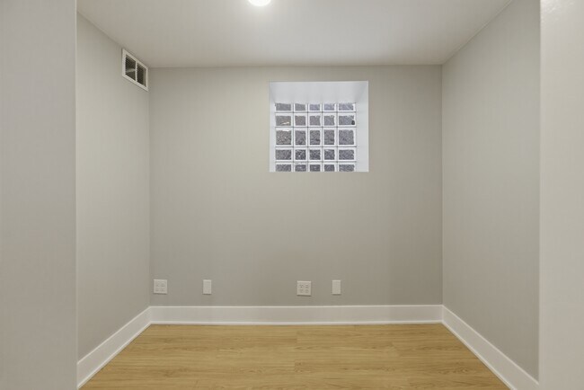 Foto del edificio - 3716 N Racine Ave