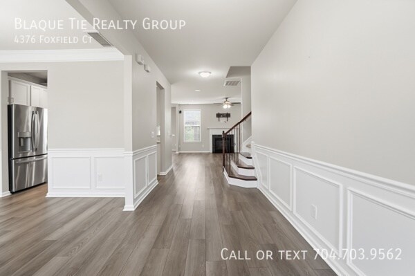 Foto del edificio - 4376 Foxfield Ct