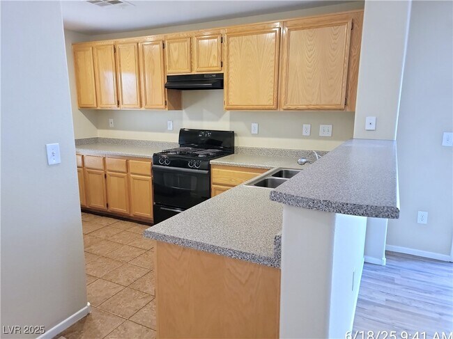 Foto del edificio - 7337 Ribbon Ridge Ave