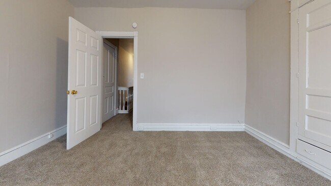 Foto del edificio - Three Bedroom Home Near Carroll Park