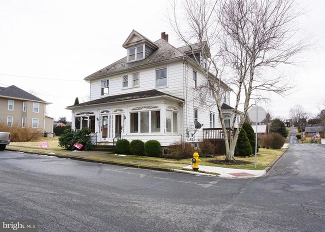 Building Photo - 232 Kichline Ave