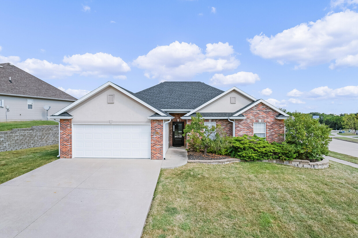 Foto principal - 1704 Ballentine Ln