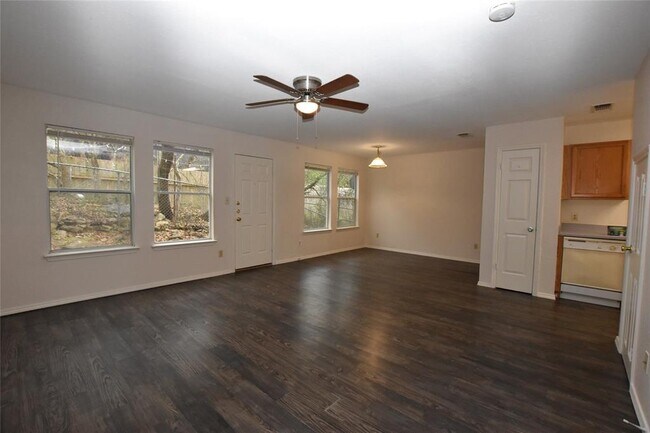 Foto del edificio - 921 Sagewood Trail