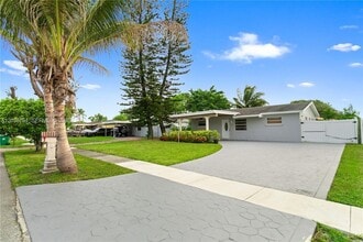 Building Photo - 4151 SW 56th Ave