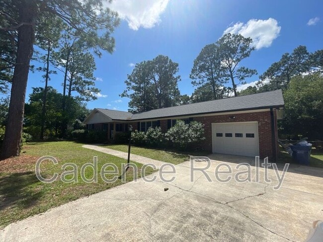 Building Photo - 114 Cardinal Dr S