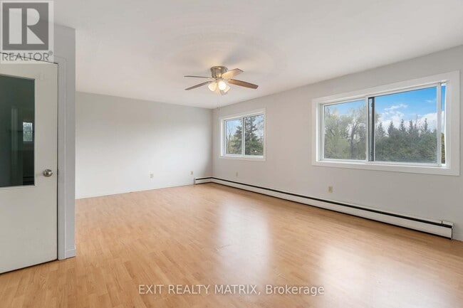 Building Photo - 2039-2039 44