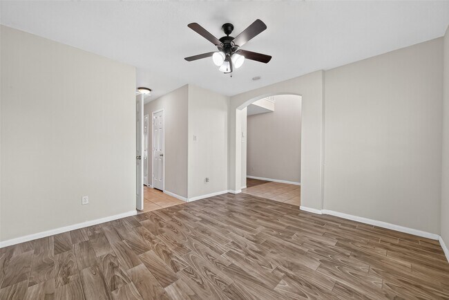 Foto del edificio - 9127 N Ferndale Pl Dr