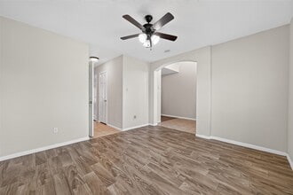 Building Photo - 9127 N Ferndale Pl Dr