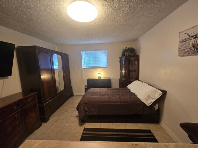 Photo - 2840 Colonial Ave SW Apartment