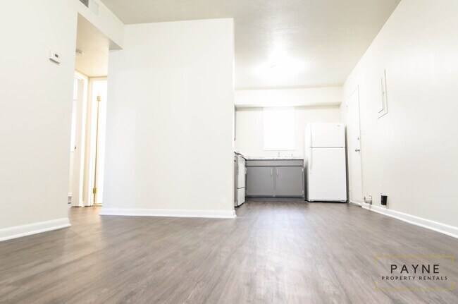 Building Photo - 4217 Rosemont Dr