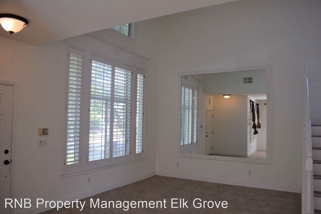 Building Photo - 3 br, 2.5 bath House - 9456 Cedarview Way