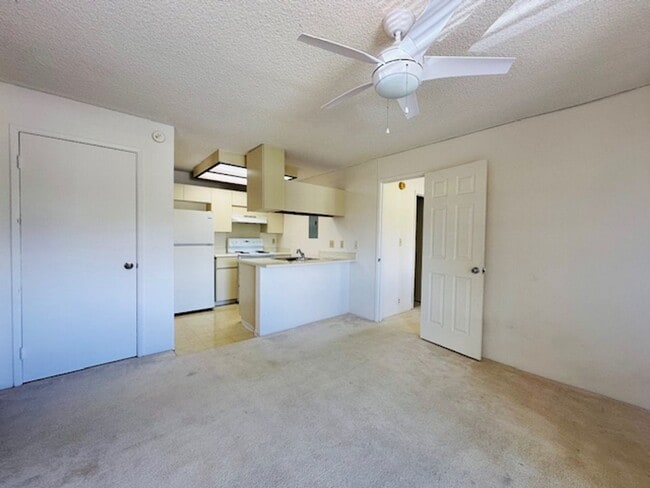 Building Photo - 1 Bedroom, 1 Bathroom, 1 Parking (Hikino)