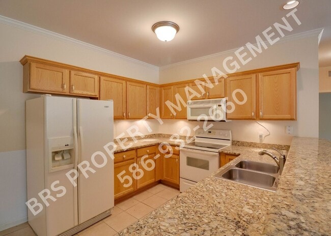 Building Photo - Charming Ground-Floor Condo in the Heart of Sterling Heights!