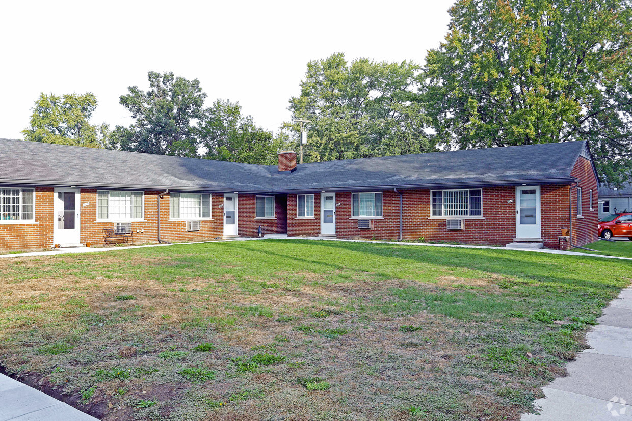 Foto principal - 1001-1007 Hilldale Dr