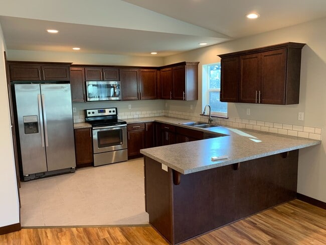 Building Photo - Lovely 3 bedroom Home in Admirals Cove Community. Rare 5 Month Lease Available!