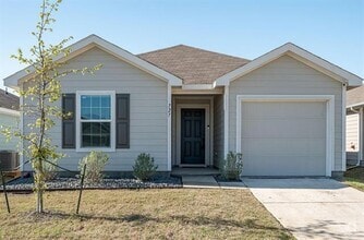 Building Photo - 727 Cochran Dr