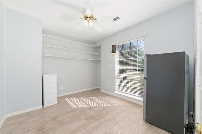 Foto del edificio - 17310 Winfield Square