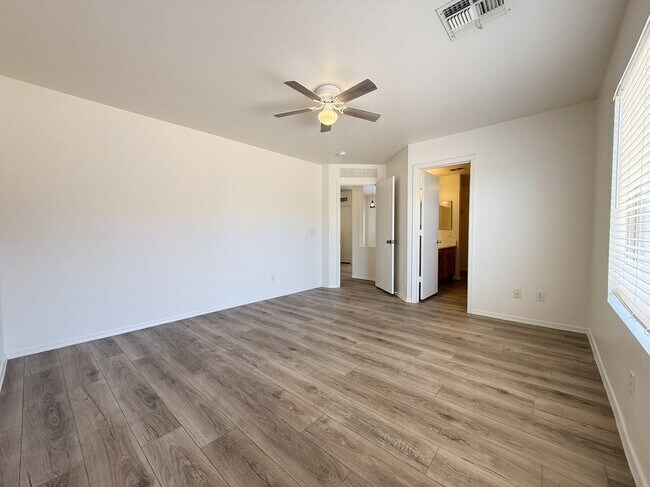 Foto del edificio - 14330 N 129th Ave