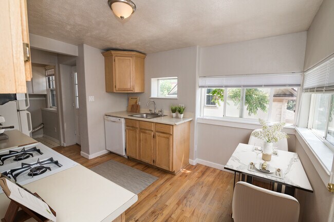 Foto del edificio - 1200 Josephine St