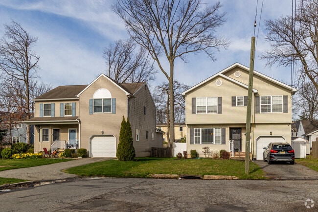 The Colonial style of home is found on most of Metchen's streets.