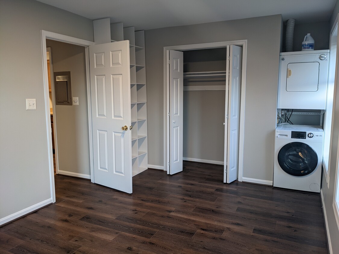 Foto principal - 700 F St NE