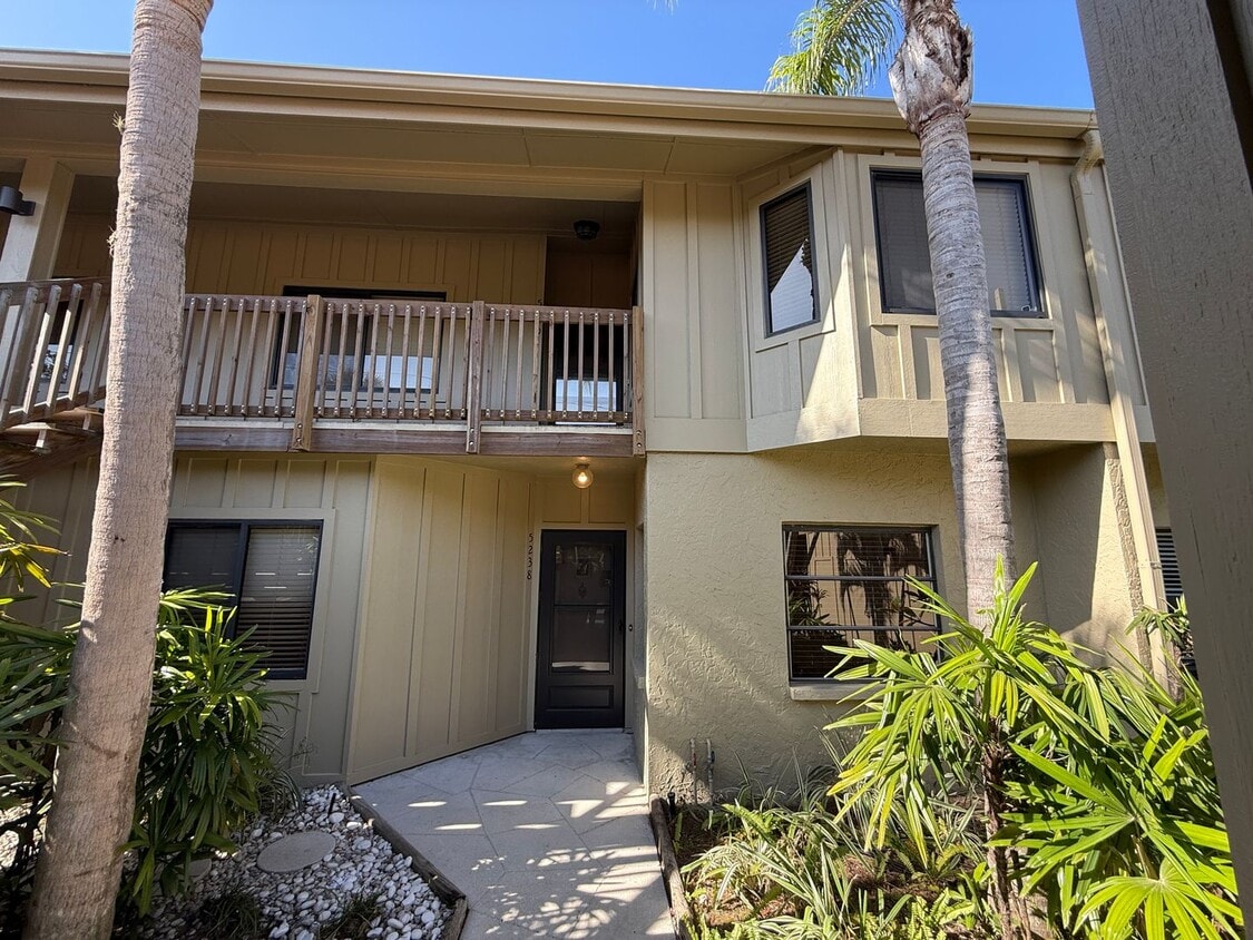 Primary Photo - Lake Arrowhead 2 bedroom / 2 bath Condo