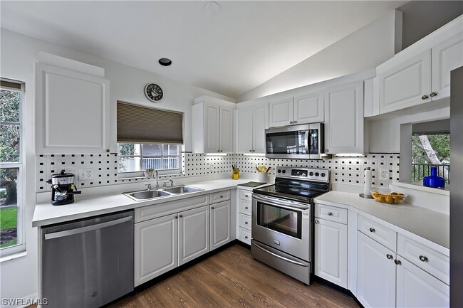 Foto del edificio - 3740 Fieldstone Blvd