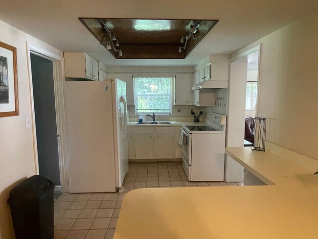 Foto del edificio - Fully Furnished 3BR/2BA Home in Dunnellon ...