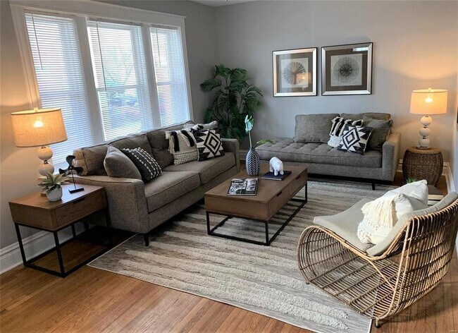 Foto del edificio - 4519 Flad Ave