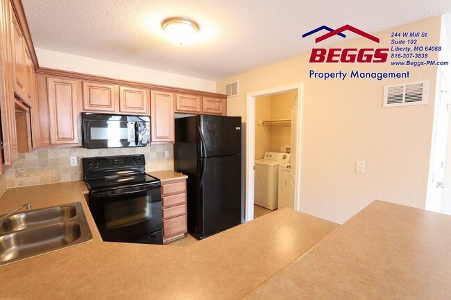Building Photo - 398 N Clayview Dr