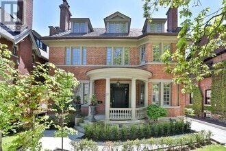 Building Photo - 121 Roxborough Dr