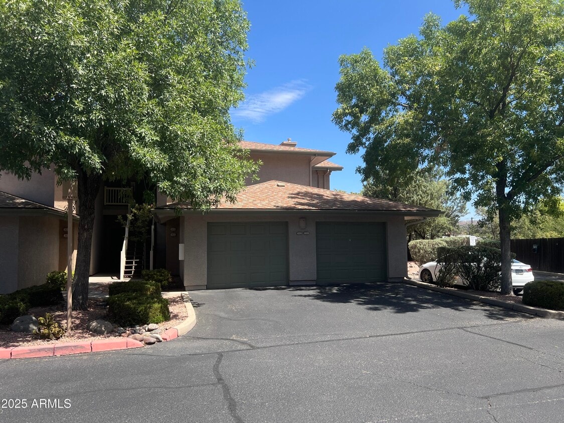 Foto principal - 950 E Mingus Ave