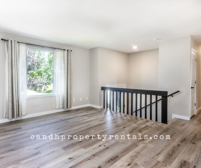 Building Photo - 1726 Broadview Dr