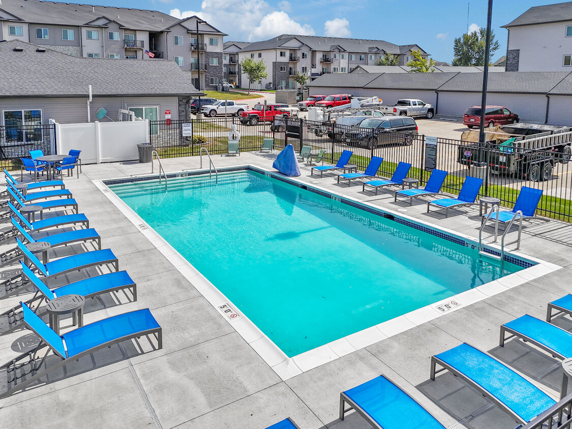 Swimming Pool - Sterling Pointe