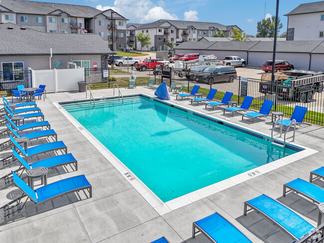 Swimming Pool - Sterling Pointe