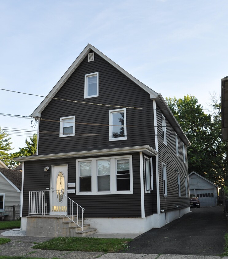 Foto principal - 107 Winslow Pl